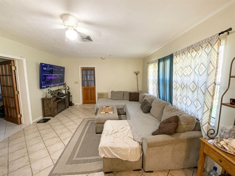 En Venta: $574,900 (0 camas, 0 baños, 2818 Pies cuadrados)