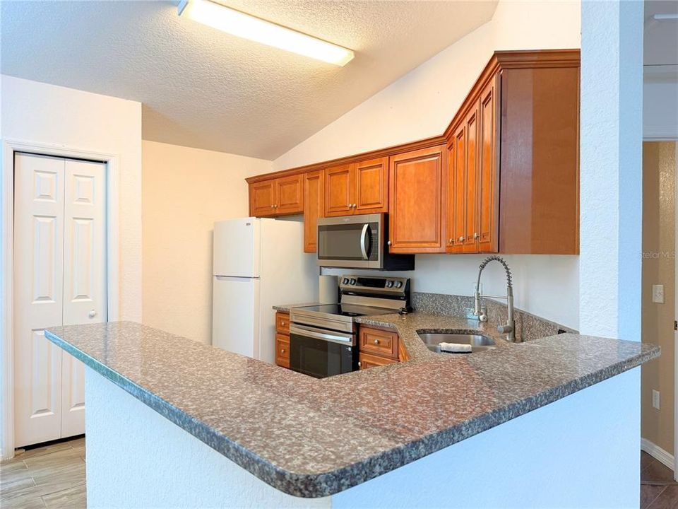 En Venta: $285,000 (3 camas, 2 baños, 1228 Pies cuadrados)