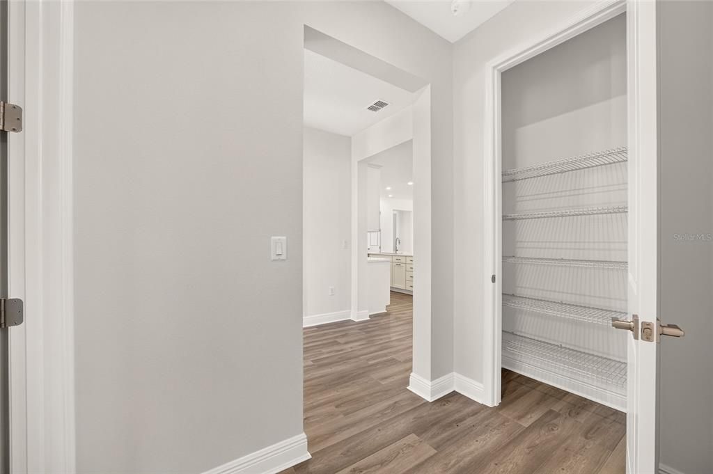 На продажу: $459,295 (2 спален, 2 ванн, 2142 Квадратных фут)