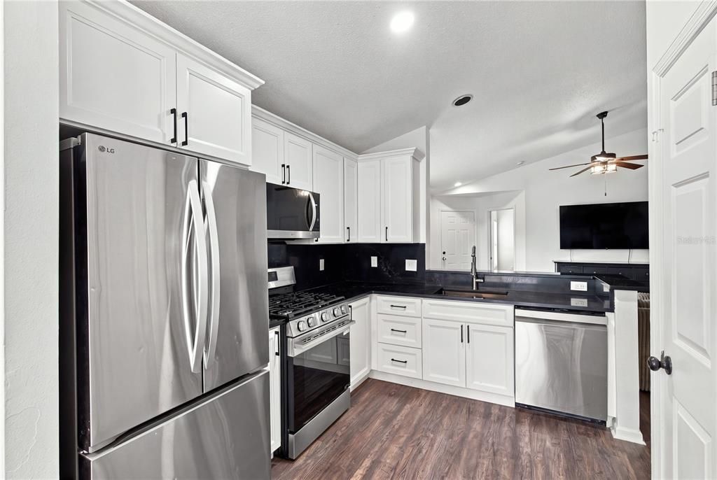 For Sale: $350,000 (4 beds, 2 baths, 1341 Square Feet)