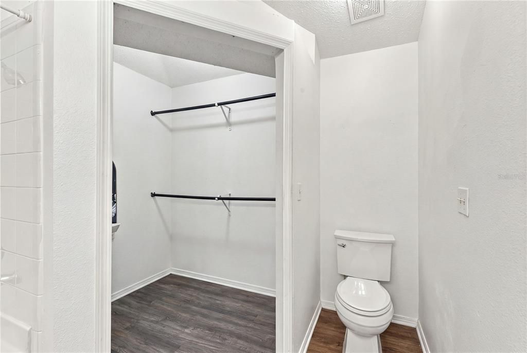For Sale: $350,000 (4 beds, 2 baths, 1341 Square Feet)