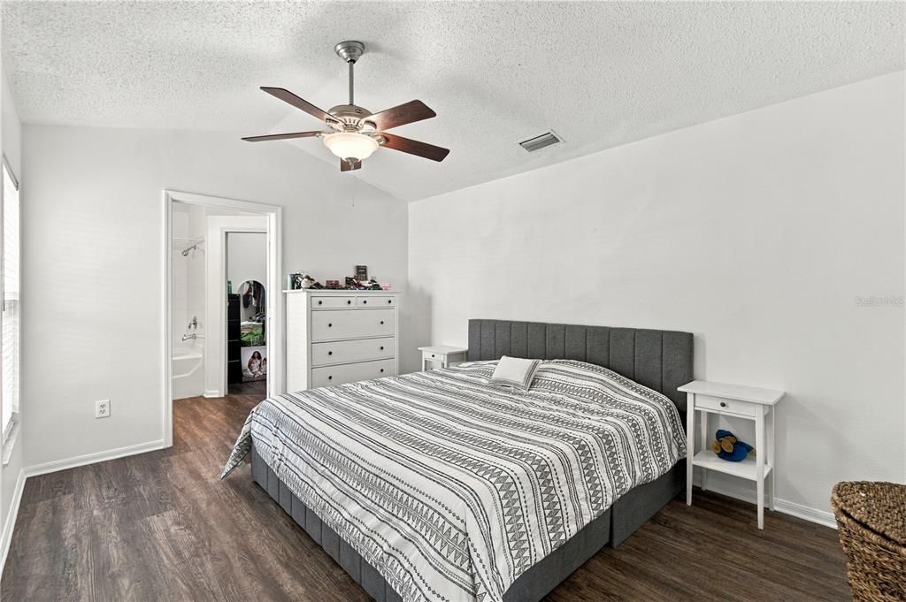 For Sale: $350,000 (4 beds, 2 baths, 1341 Square Feet)
