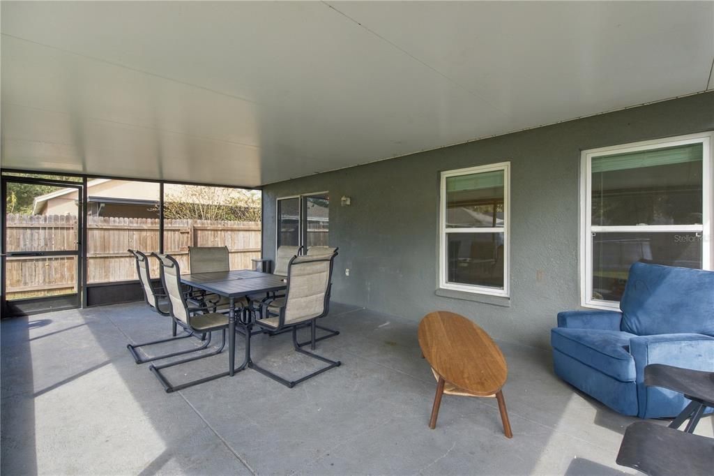 For Sale: $350,000 (4 beds, 2 baths, 1341 Square Feet)