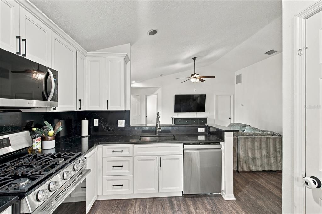 For Sale: $350,000 (4 beds, 2 baths, 1341 Square Feet)