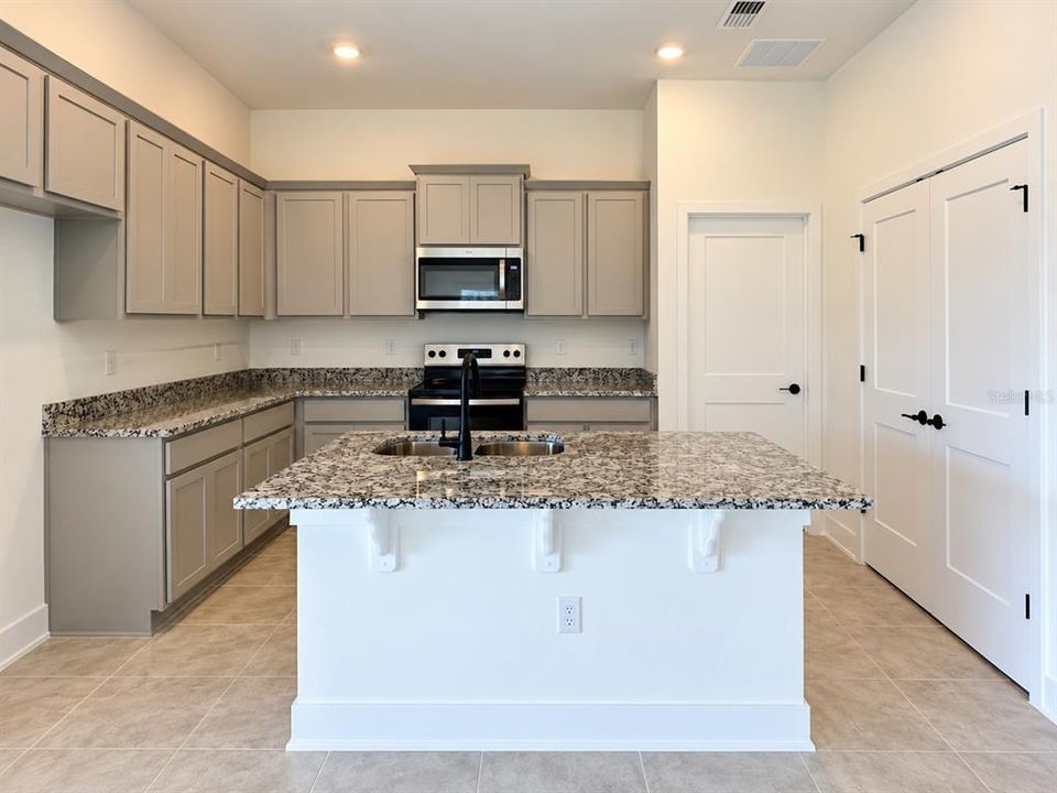 For Sale: $334,900 (4 beds, 2 baths, 1635 Square Feet)