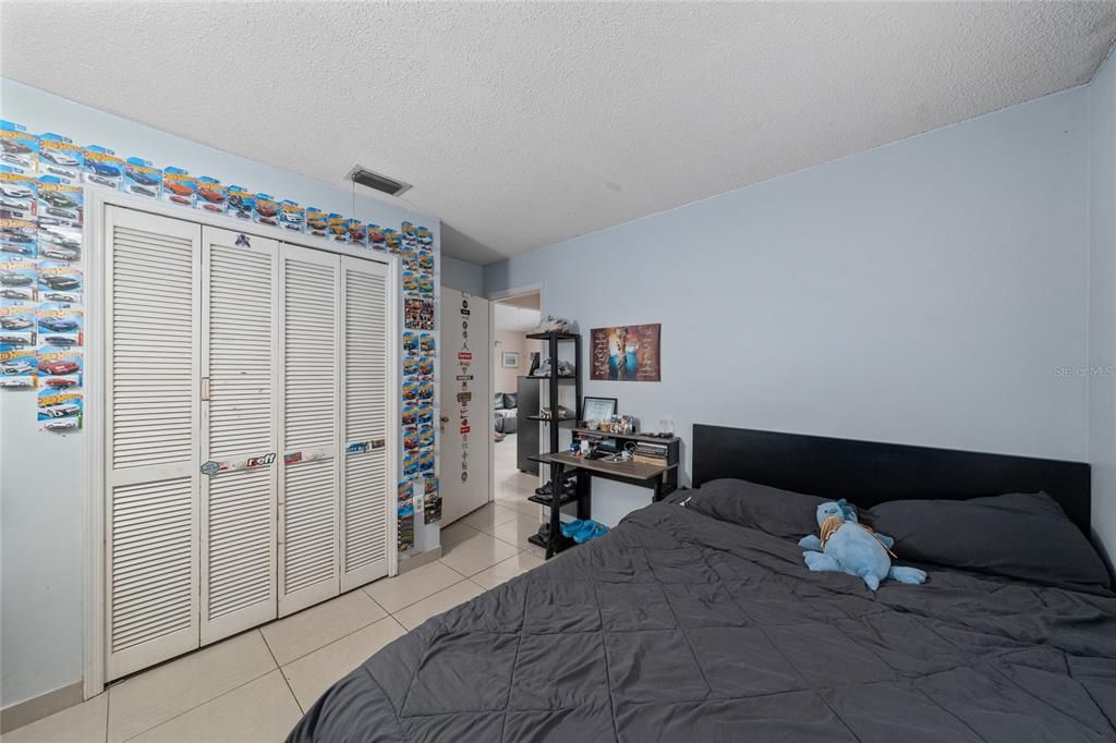 En Venta: $299,000 (3 camas, 2 baños, 1074 Pies cuadrados)