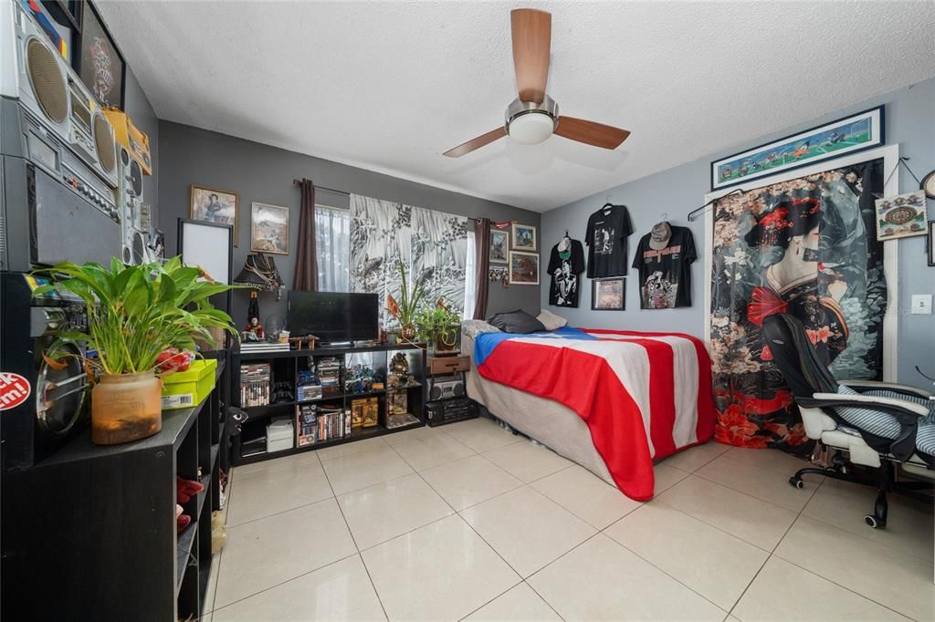 En Venta: $299,000 (3 camas, 2 baños, 1074 Pies cuadrados)