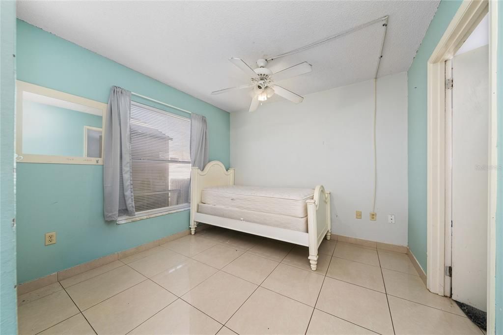 En Venta: $299,000 (3 camas, 2 baños, 1074 Pies cuadrados)