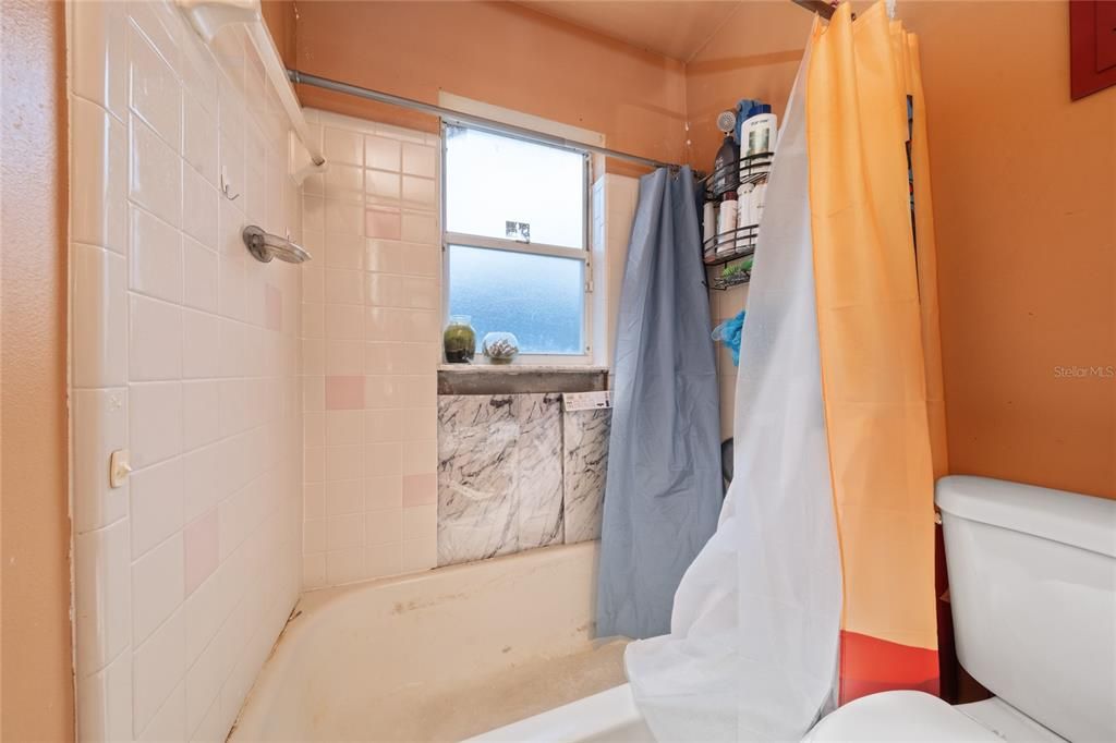 En Venta: $299,000 (3 camas, 2 baños, 1074 Pies cuadrados)