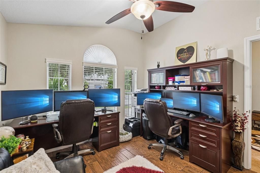 For Sale: $539,900 (4 beds, 3 baths, 1956 Square Feet)