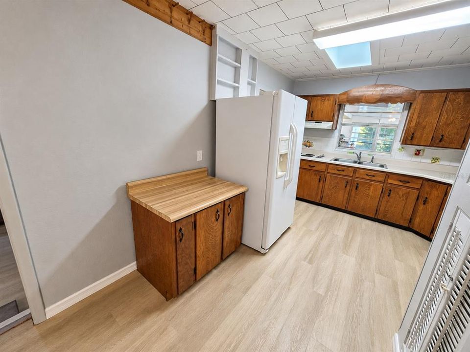 На продажу: $214,900 (3 спален, 1 ванн, 1274 Квадратных фут)