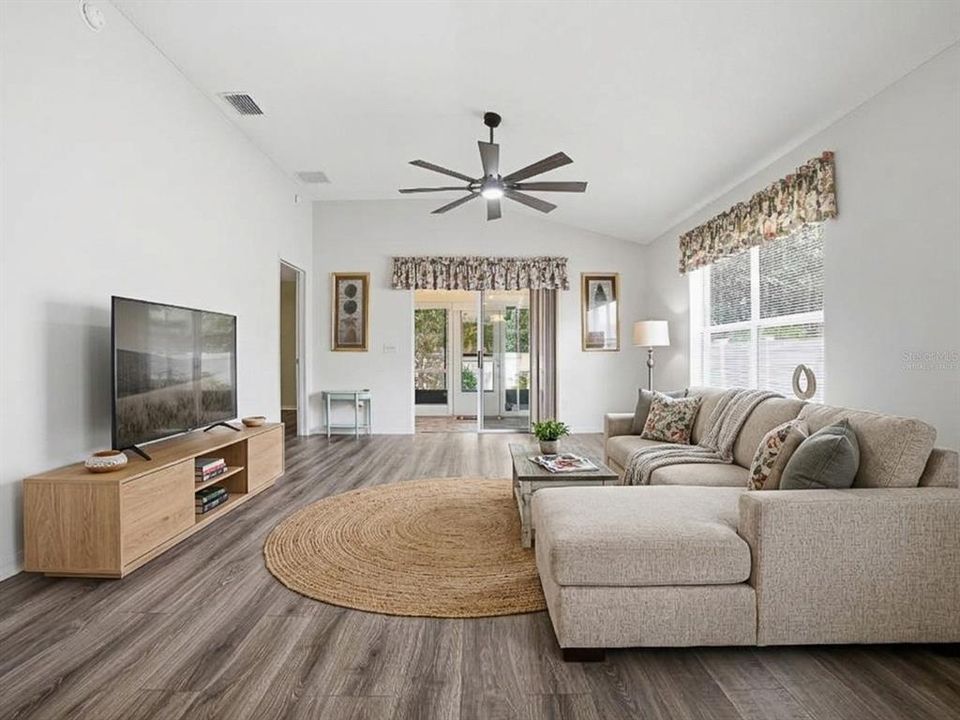 For Sale: $339,000 (3 beds, 2 baths, 1422 Square Feet)