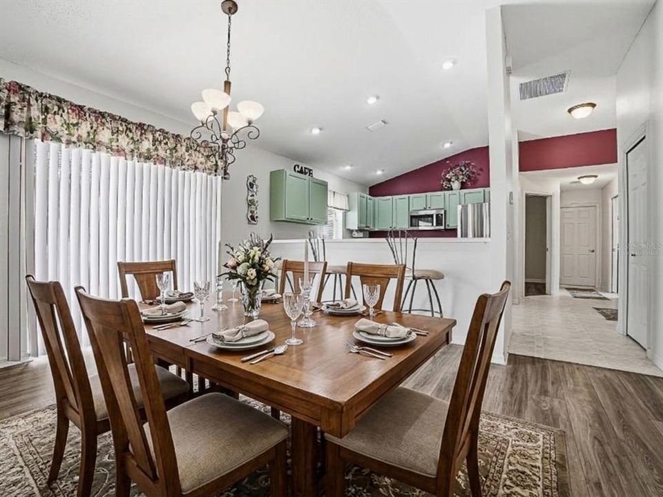 For Sale: $339,000 (3 beds, 2 baths, 1422 Square Feet)