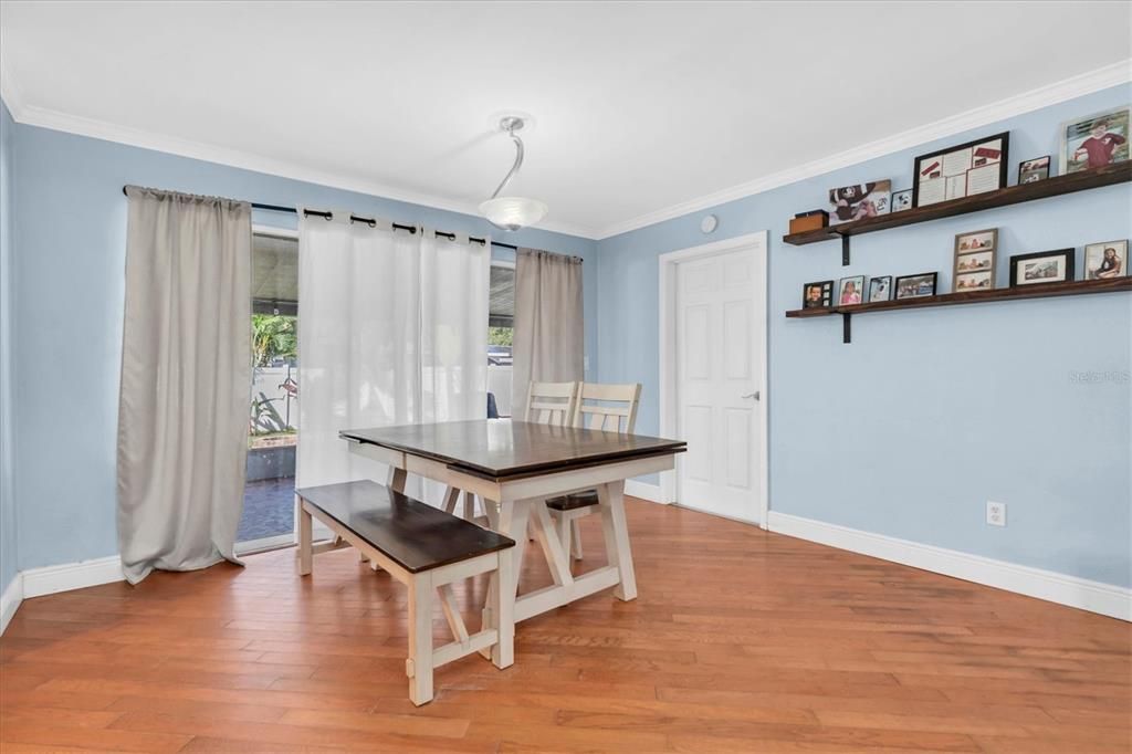 En Venta: $365,000 (3 camas, 2 baños, 1112 Pies cuadrados)