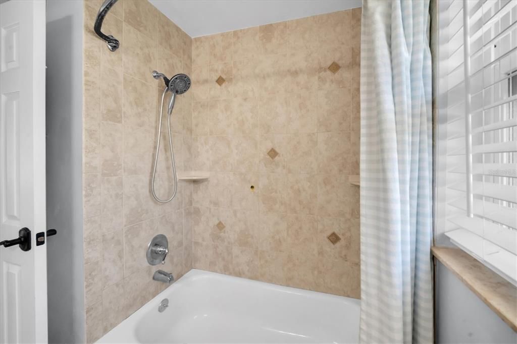 En Venta: $365,000 (3 camas, 2 baños, 1112 Pies cuadrados)