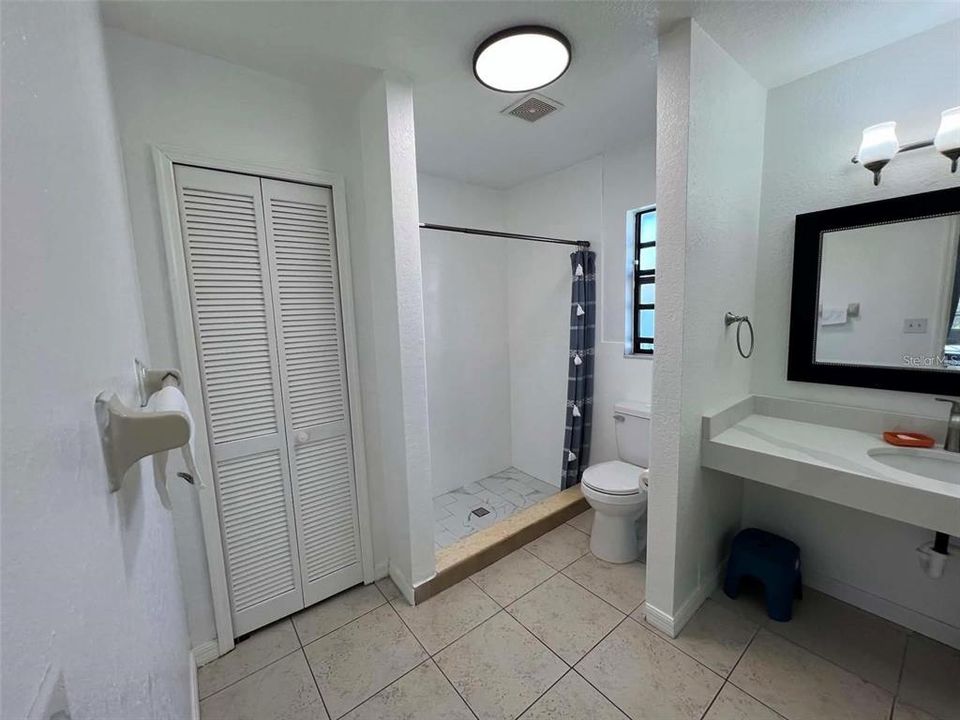 For Sale: $440,000 (4 beds, 3 baths, 1989 Square Feet)