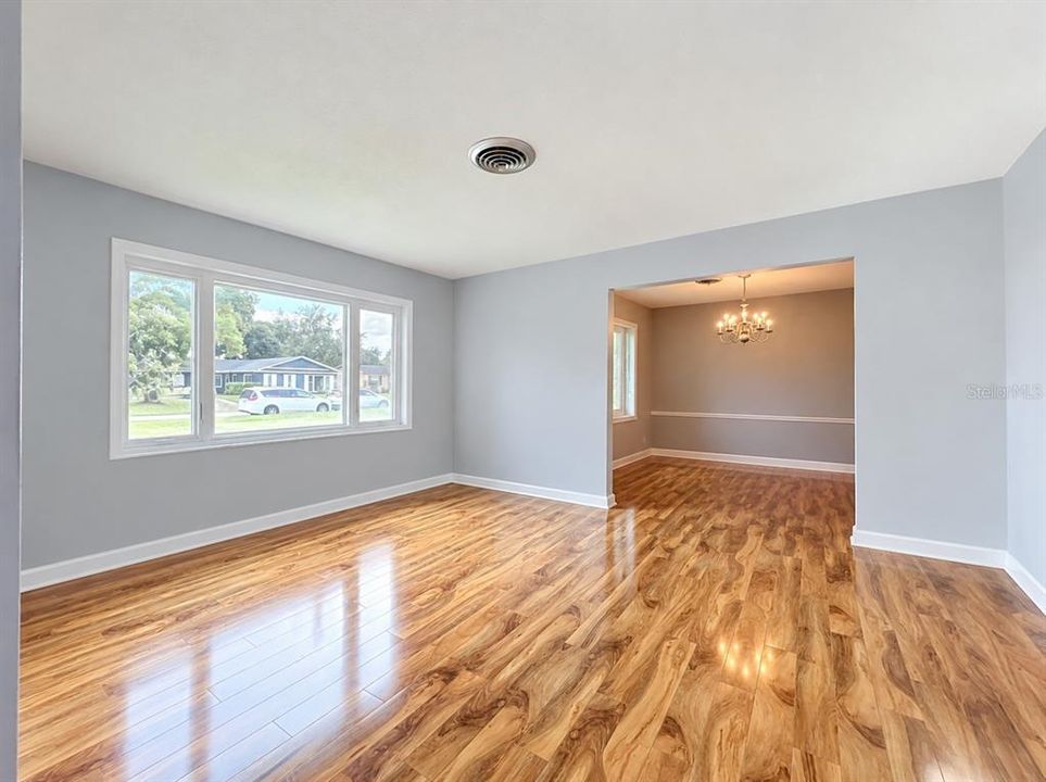 En Venta: $369,900 (3 camas, 2 baños, 1626 Pies cuadrados)