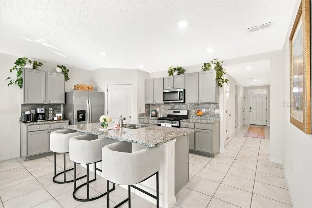For Sale: $405,000 (4 beds, 2 baths, 1836 Square Feet)