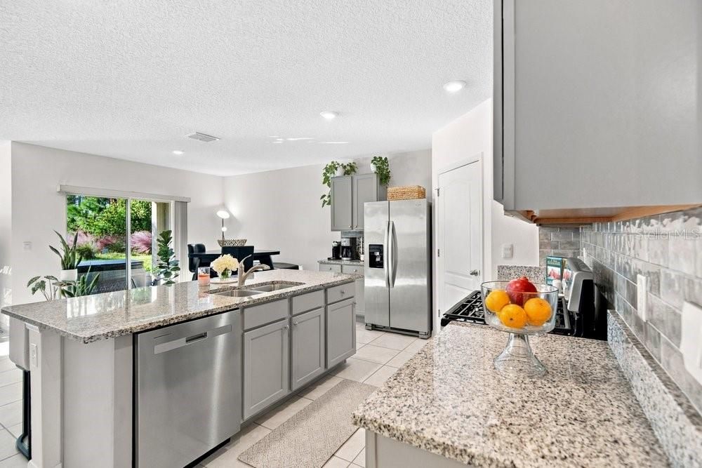 For Sale: $405,000 (4 beds, 2 baths, 1836 Square Feet)