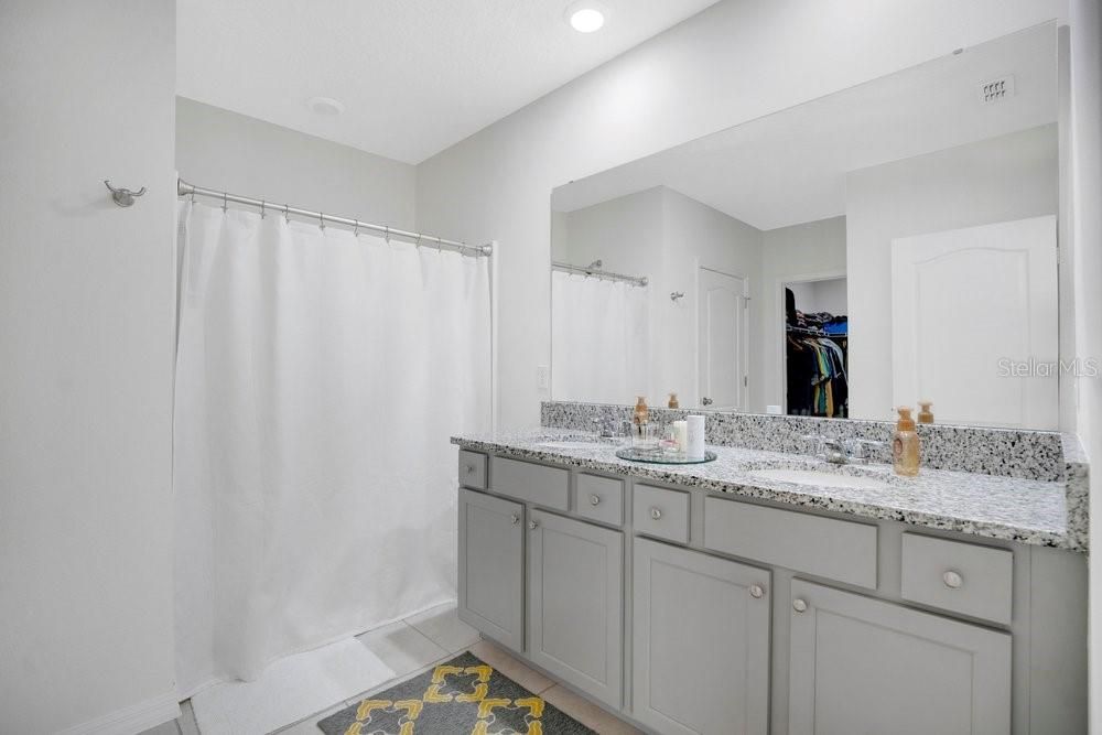 For Sale: $405,000 (4 beds, 2 baths, 1836 Square Feet)