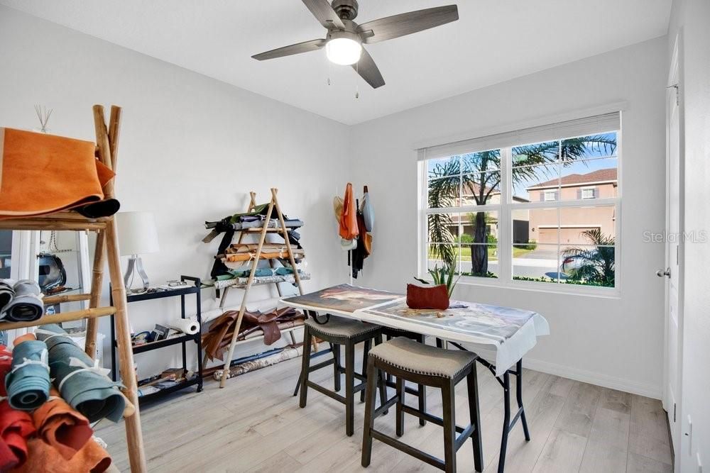 For Sale: $405,000 (4 beds, 2 baths, 1836 Square Feet)