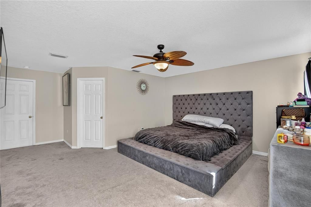 For Sale: $340,000 (3 beds, 2 baths, 2540 Square Feet)