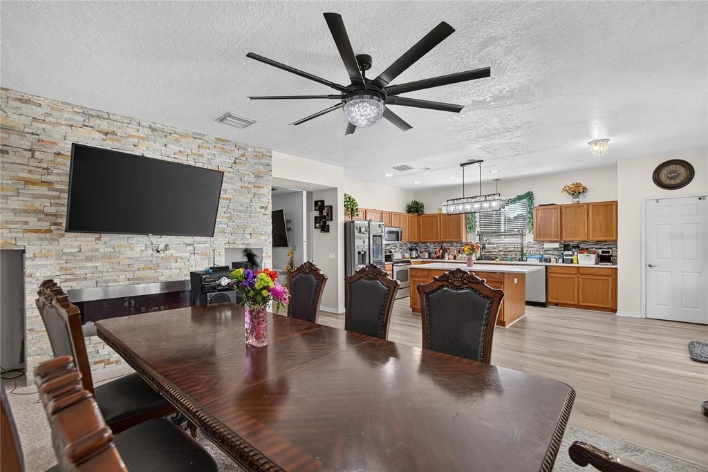 For Sale: $340,000 (3 beds, 2 baths, 2540 Square Feet)