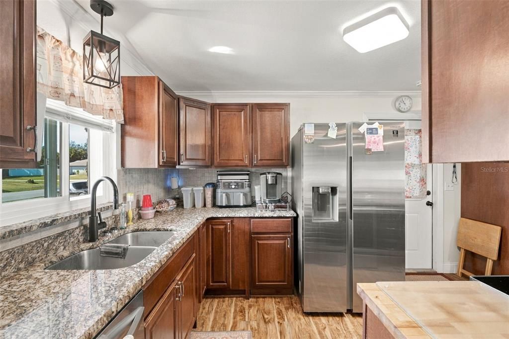 For Sale: $299,900 (3 beds, 2 baths, 1243 Square Feet)