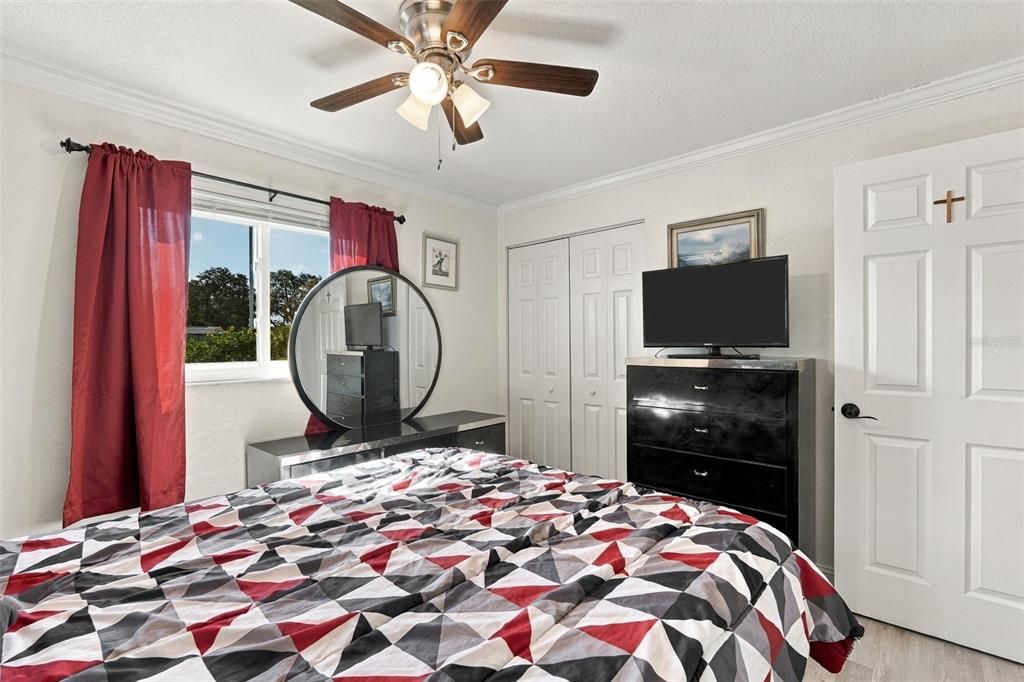 For Sale: $299,900 (3 beds, 2 baths, 1243 Square Feet)
