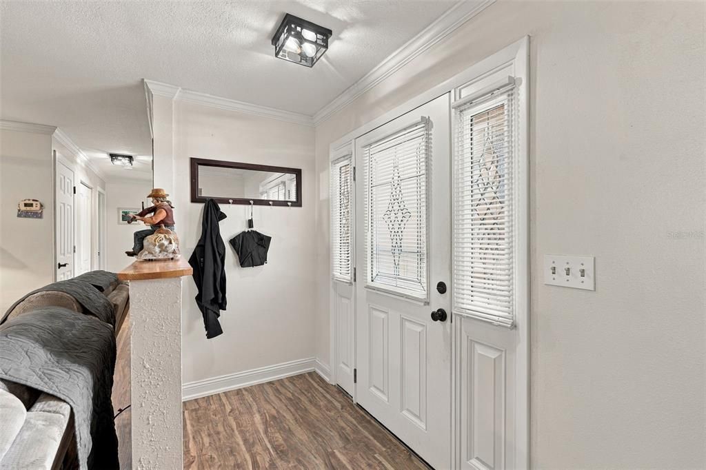 For Sale: $299,900 (3 beds, 2 baths, 1243 Square Feet)
