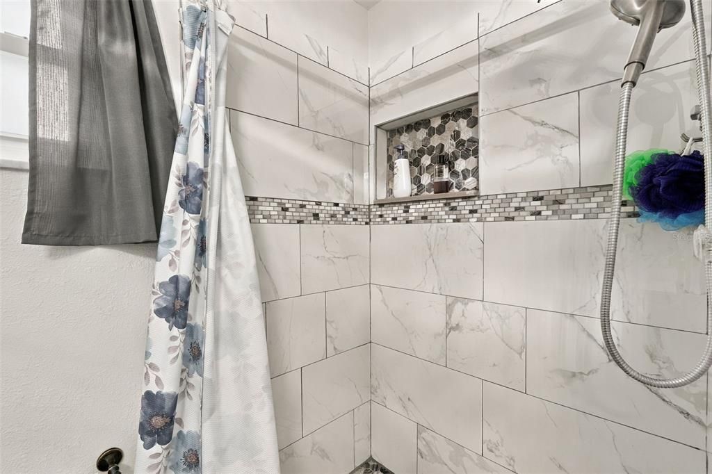 For Sale: $299,900 (3 beds, 2 baths, 1243 Square Feet)