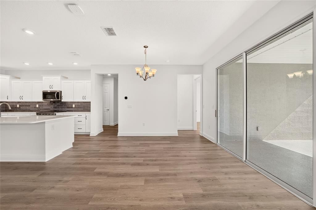 На продажу: $449,390 (2 спален, 2 ванн, 2019 Квадратных фут)