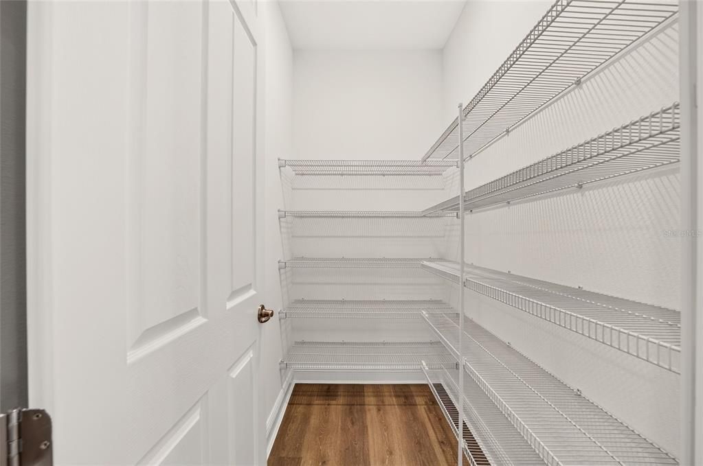 На продажу: $449,390 (2 спален, 2 ванн, 2019 Квадратных фут)