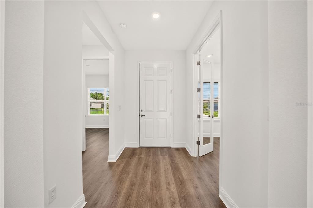 На продажу: $449,390 (2 спален, 2 ванн, 2019 Квадратных фут)