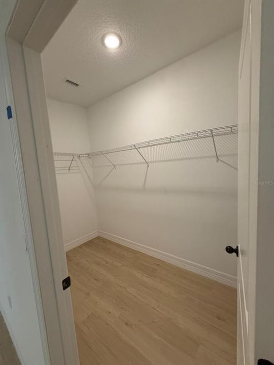 En Venta: $270,000 (4 camas, 2 baños, 1587 Pies cuadrados)