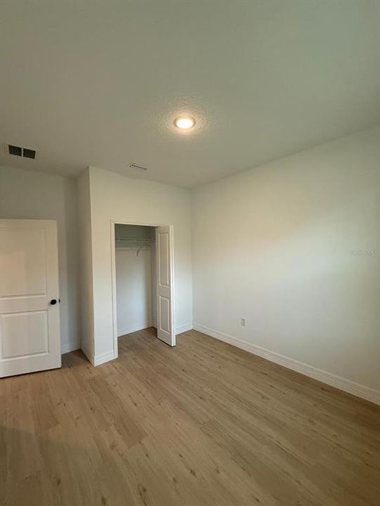 En Venta: $270,000 (4 camas, 2 baños, 1587 Pies cuadrados)