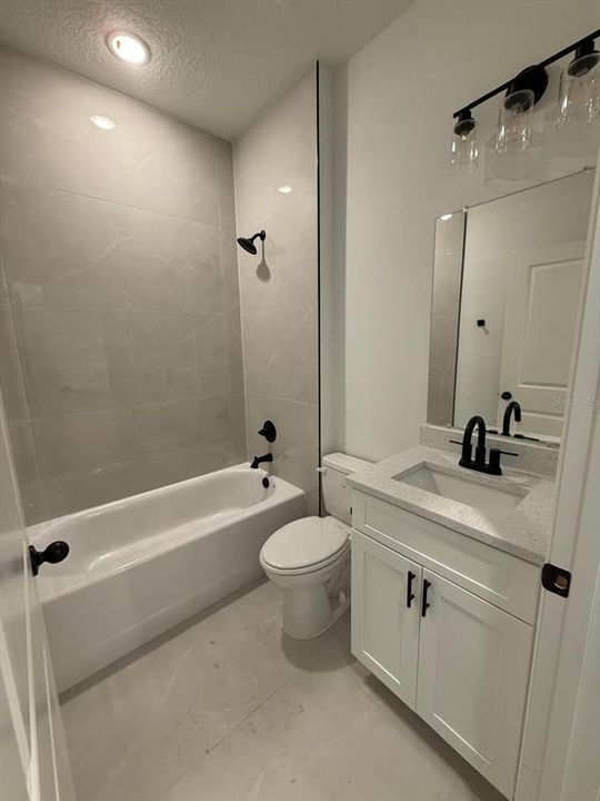 En Venta: $270,000 (4 camas, 2 baños, 1587 Pies cuadrados)