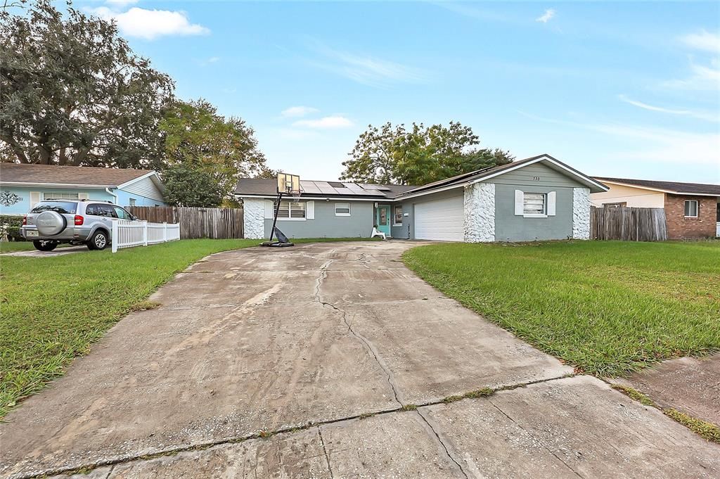 For Sale: $430,000 (4 beds, 2 baths, 1608 Square Feet)