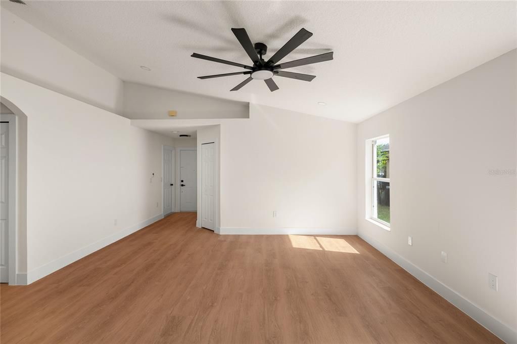For Sale: $415,000 (4 beds, 2 baths, 1449 Square Feet)