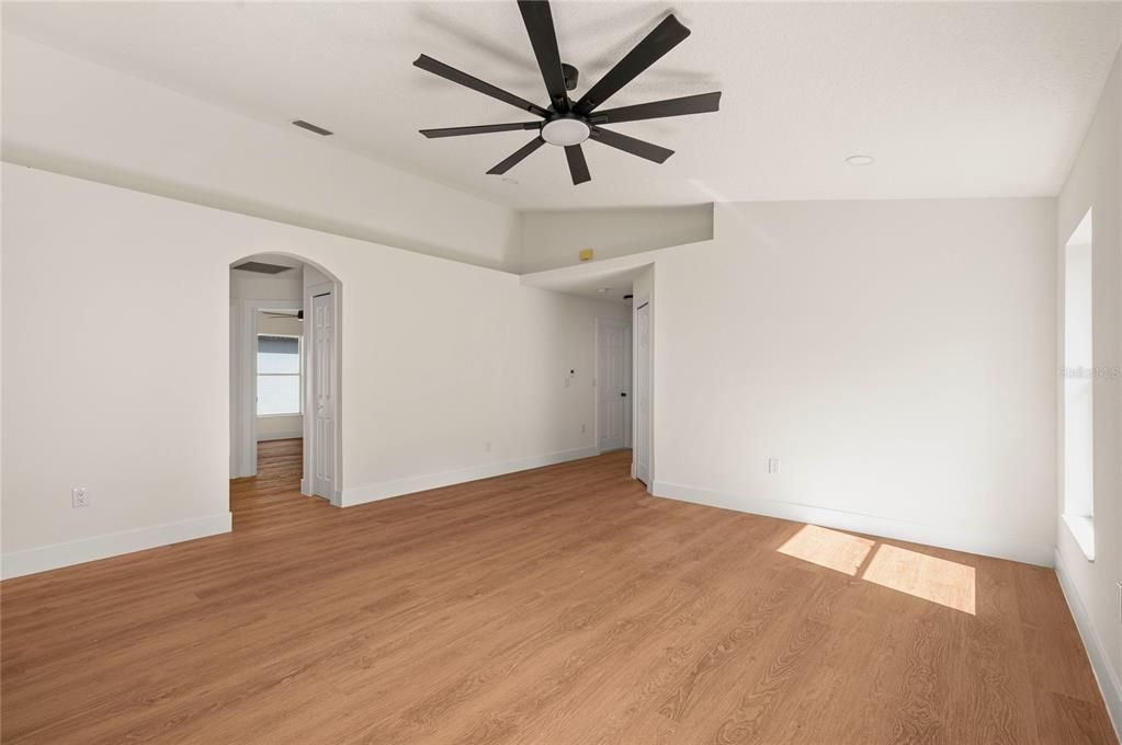 For Sale: $415,000 (4 beds, 2 baths, 1449 Square Feet)