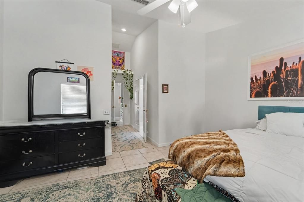 For Sale: $429,900 (4 beds, 2 baths, 1956 Square Feet)