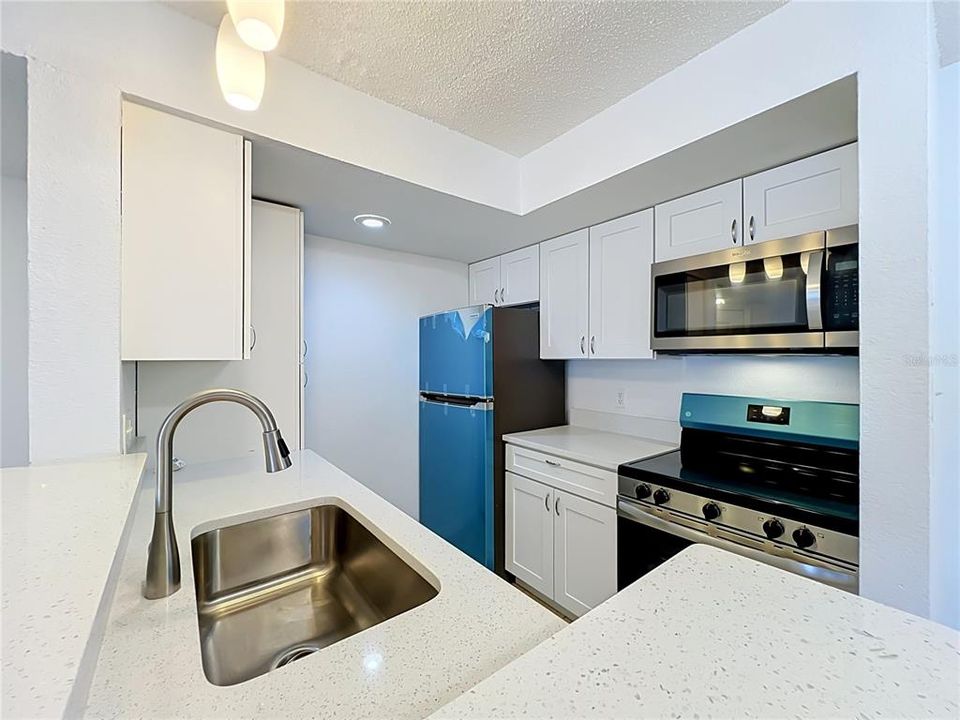 En Venta: $170,000 (2 camas, 2 baños, 988 Pies cuadrados)