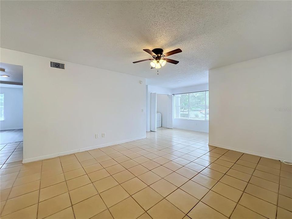 En Venta: $170,000 (2 camas, 2 baños, 988 Pies cuadrados)