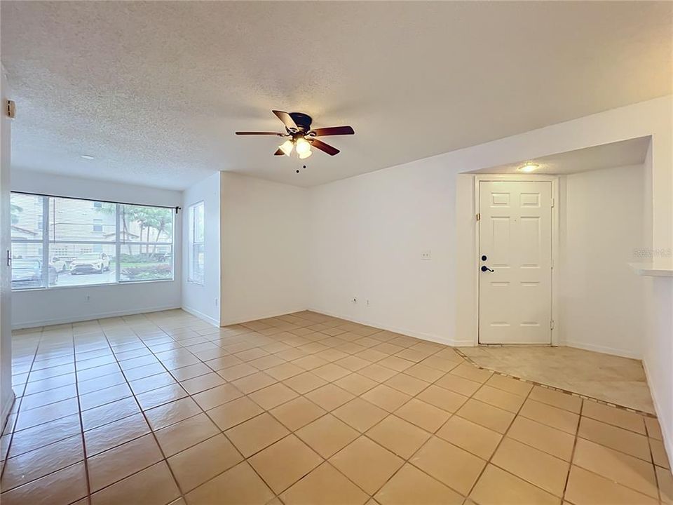 En Venta: $170,000 (2 camas, 2 baños, 988 Pies cuadrados)