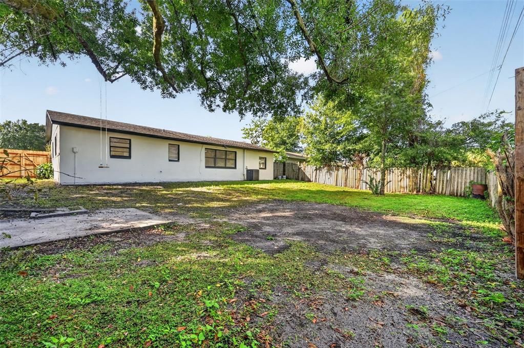 En Venta: $325,000 (4 camas, 2 baños, 1446 Pies cuadrados)