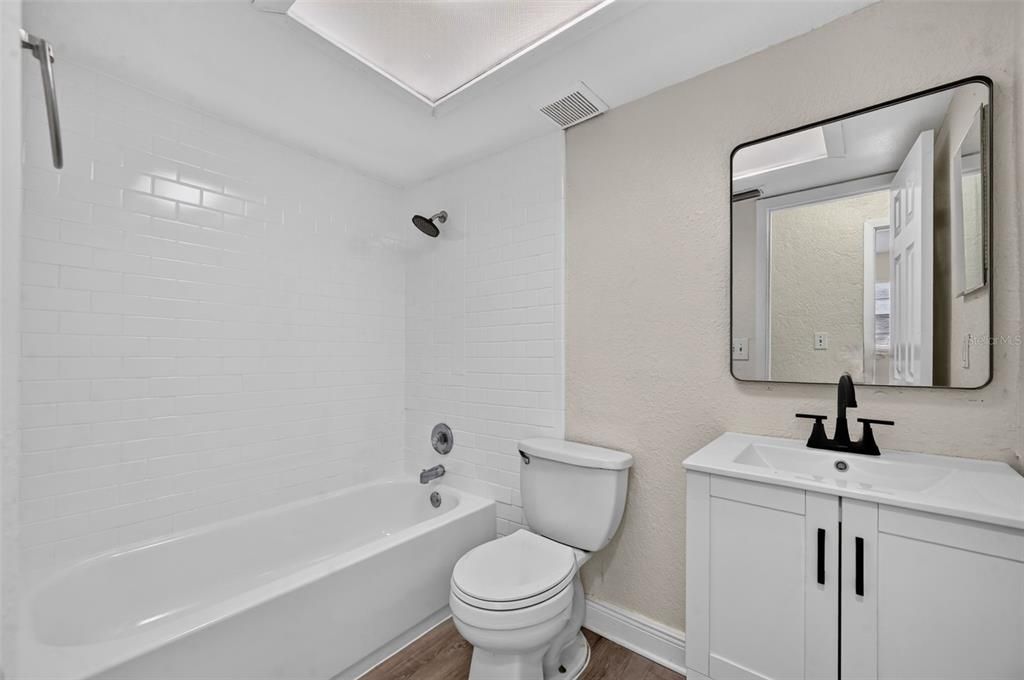 En Venta: $325,000 (4 camas, 2 baños, 1446 Pies cuadrados)