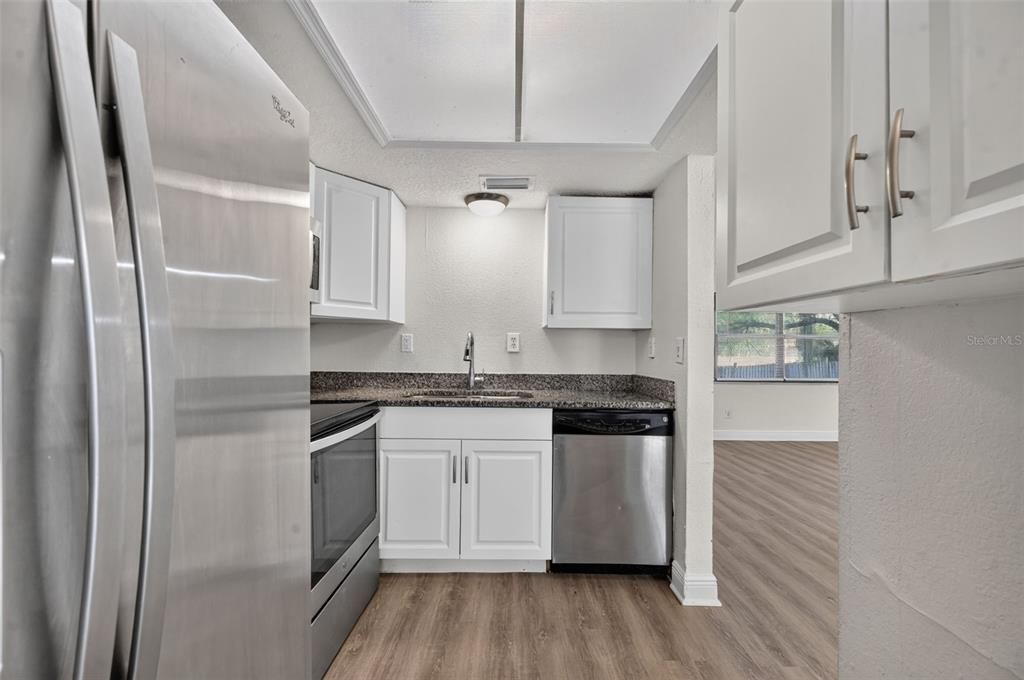En Venta: $325,000 (4 camas, 2 baños, 1446 Pies cuadrados)