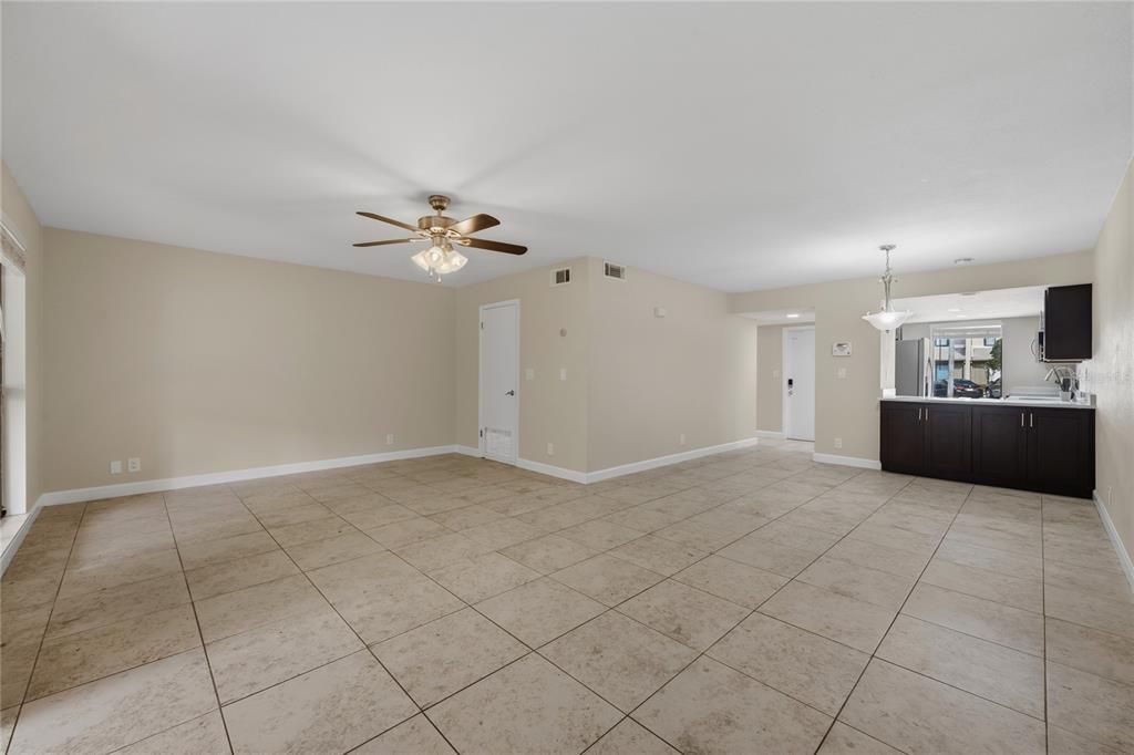 For Sale: $225,000 (3 beds, 2 baths, 1400 Square Feet)