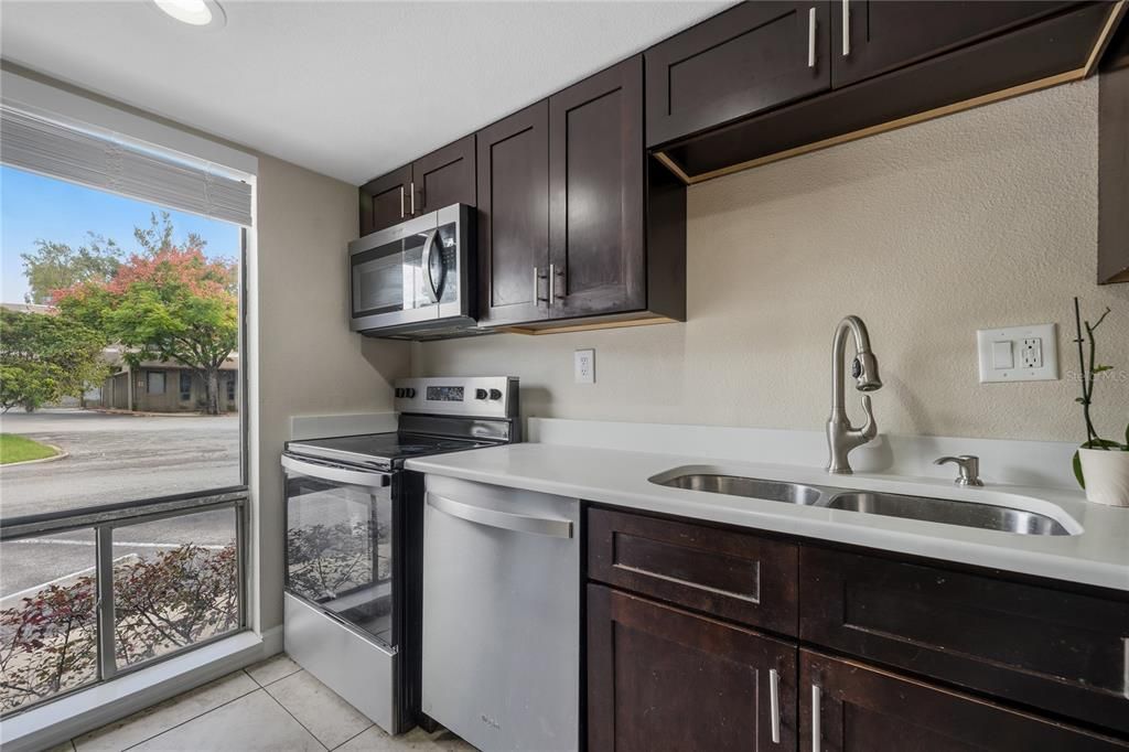 For Sale: $225,000 (3 beds, 2 baths, 1400 Square Feet)