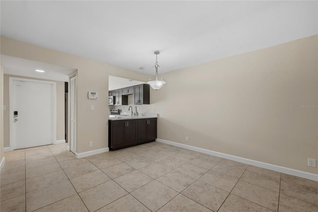 For Sale: $225,000 (3 beds, 2 baths, 1400 Square Feet)
